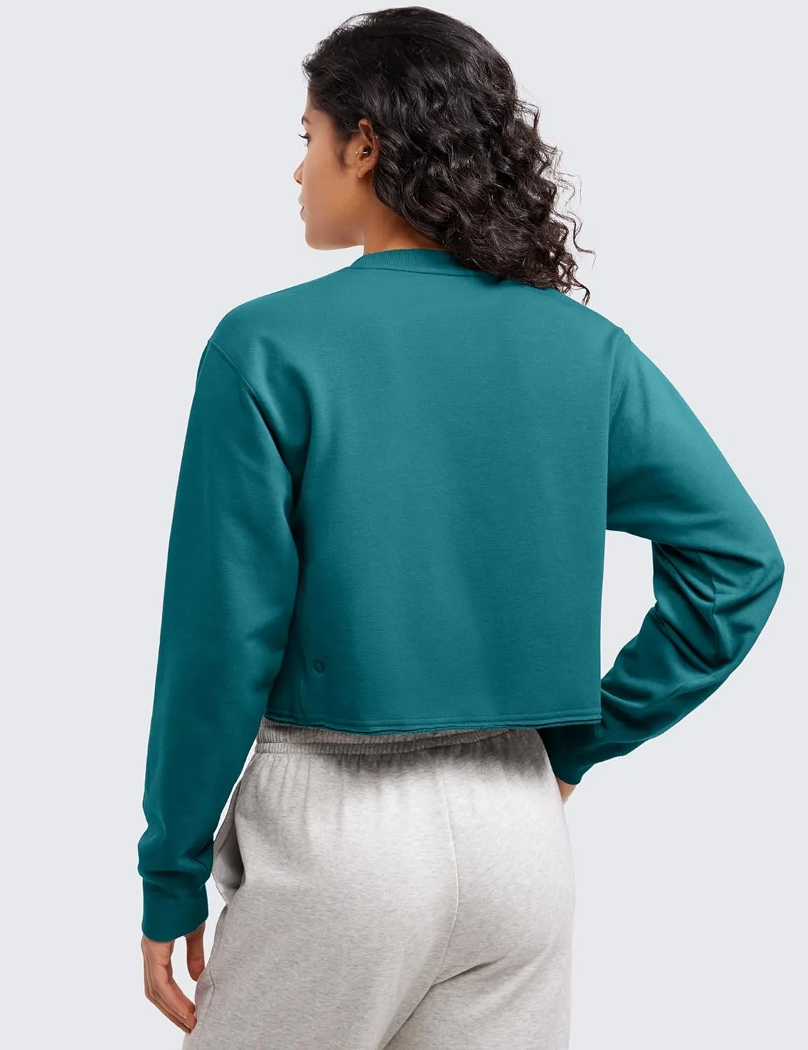 CRZ YOGA Womens Fleece Cropped Sweatshirts Crewneck Long Sleeve Double Raw Hem Workout Casual Pullover Tops