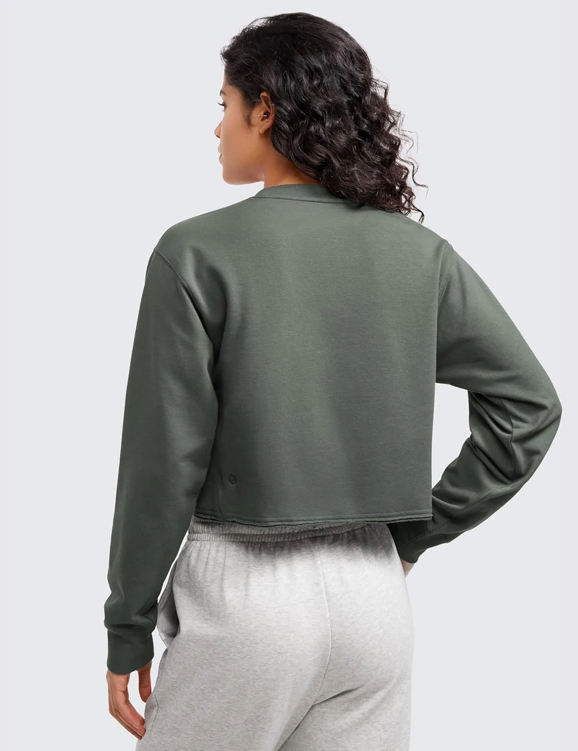 CRZ YOGA Womens Fleece Cropped Sweatshirts Crewneck Long Sleeve Double Raw Hem Workout Casual Pullover Tops