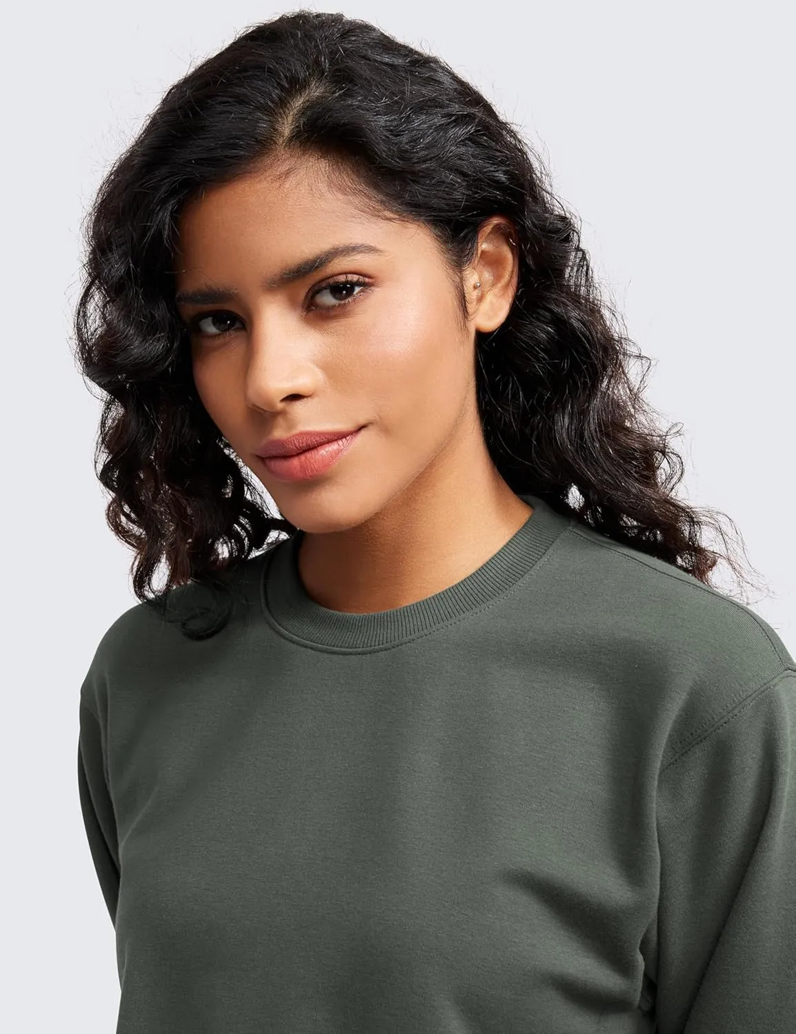 CRZ YOGA Womens Fleece Cropped Sweatshirts Crewneck Long Sleeve Double Raw Hem Workout Casual Pullover Tops