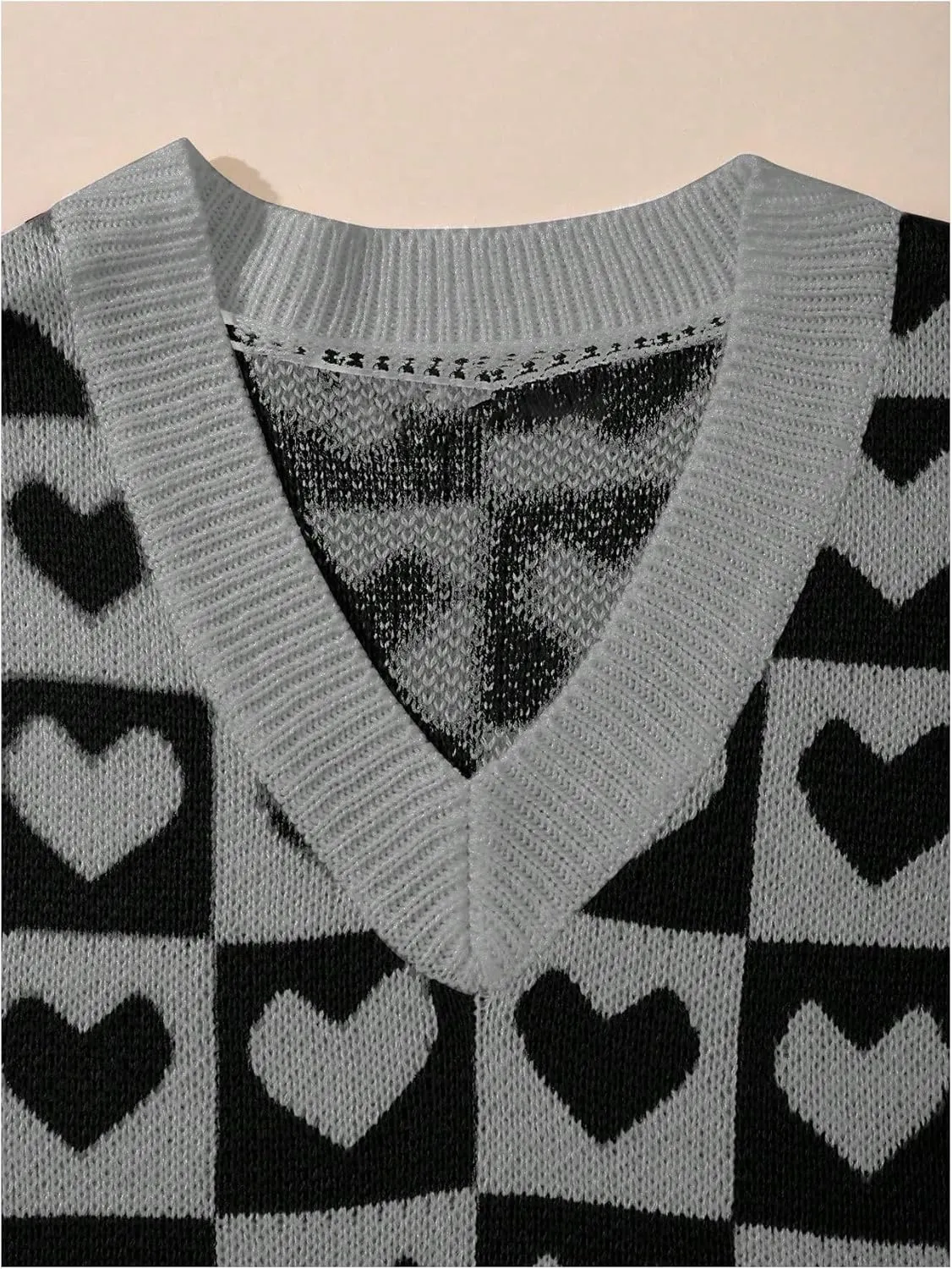 SweatyRocks Women's Sleeveless V Neck Knit Sweater Vest Houndstooth Crop Tank Top