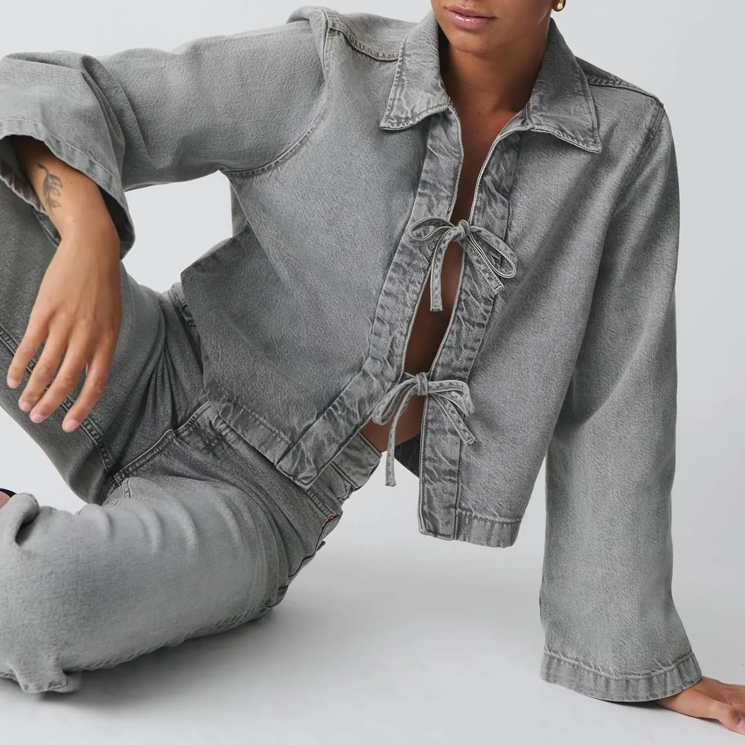 Womens Jean Jacket Tie Front Denim Jacket Lapel Neck Solid Color Long Sleeve Casual Crop Jean Shirts Fall Coat